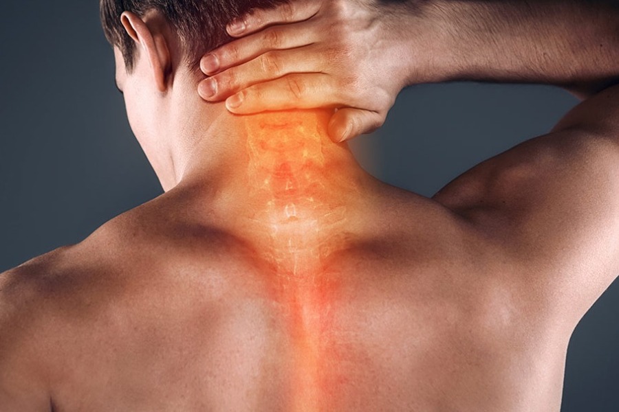 Боль в шее: причины, симптомы, лечение