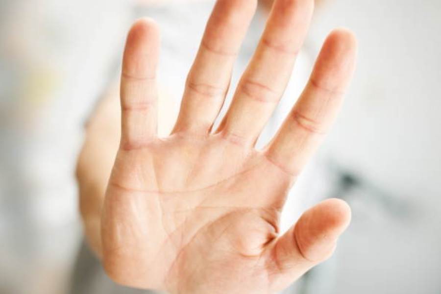Скованность пальцев рук