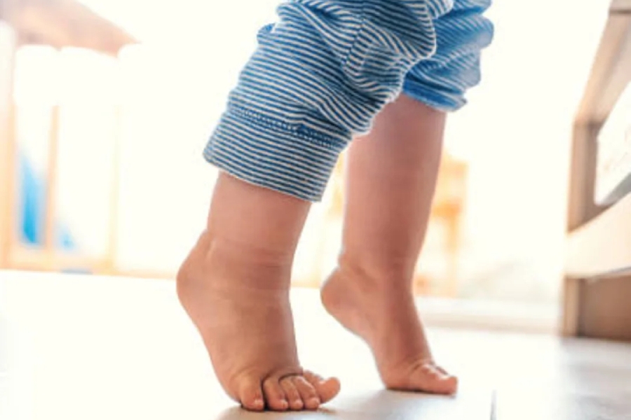 Что делать, если ребенок ходит на носках?